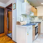 Apartament 2 Bedroom In Bakar