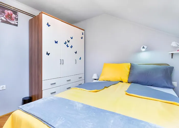 Apartament 2 Bedroom Amazing In *