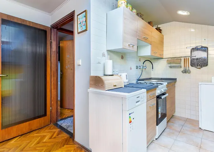 Apartament 2 Bedroom Amazing In Bakar