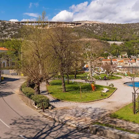 Gorgeous In With House Sea View דירה *
