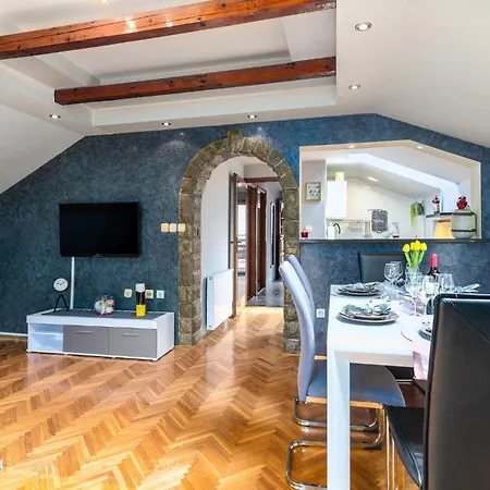 2 Bedroom In *