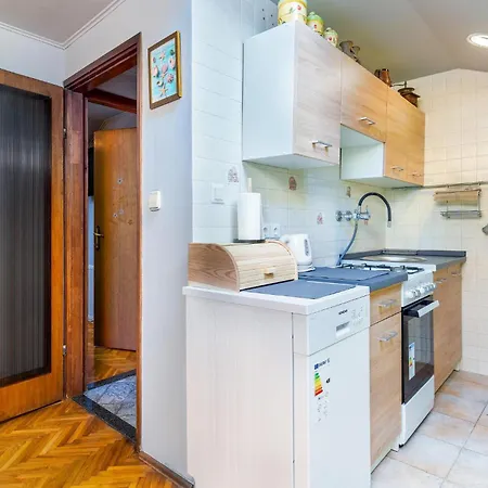 Apartman 2 Bedroom In Bakar
